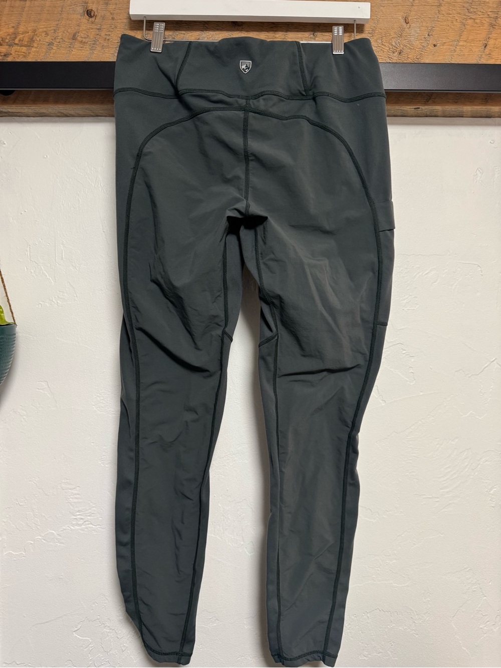 Kuhl Women’s Pull-On Leggings in Dark Gray
